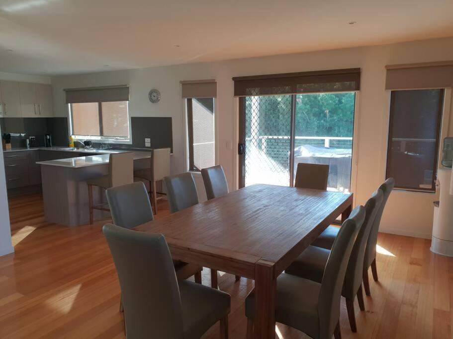 Venus Haven - Beach 1, Linen, Wifi, Netflix Venus Bay Exterior foto